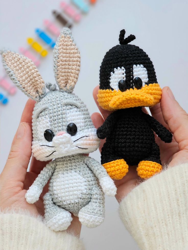 Pareja de conejo y pato
