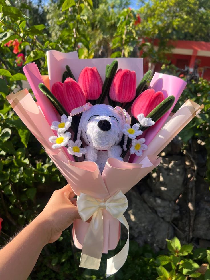 Ramo de tulipanes rosados con peluche