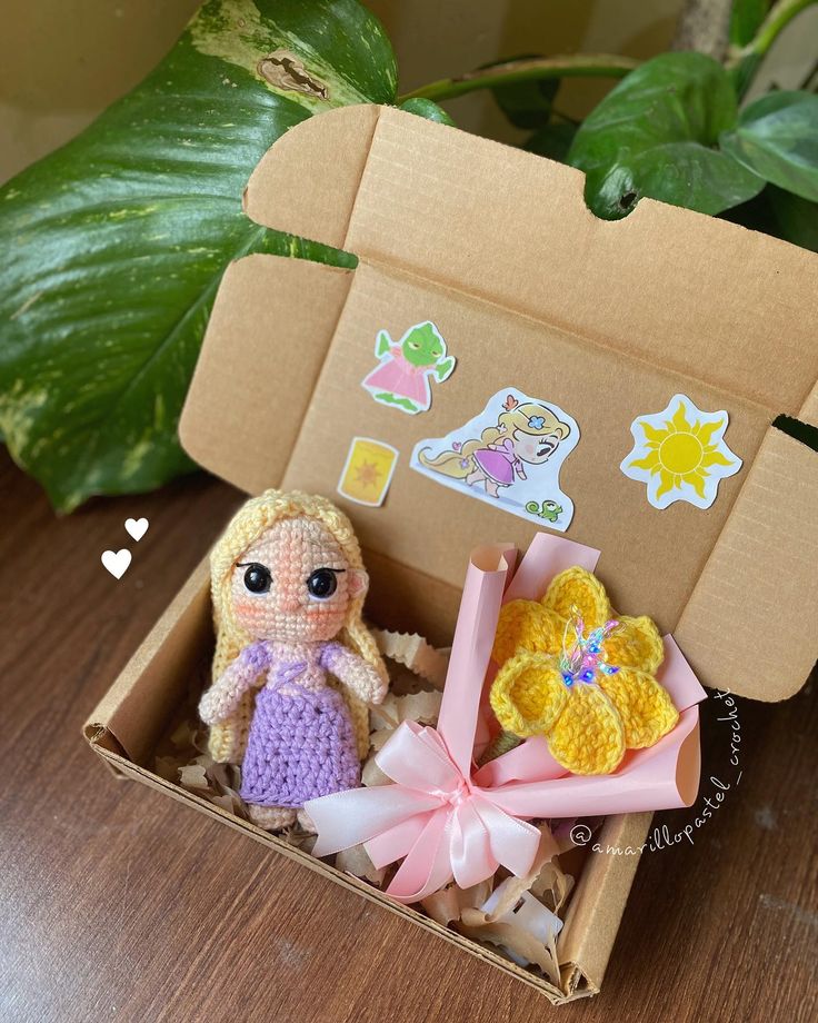 Box de muñequita con flores