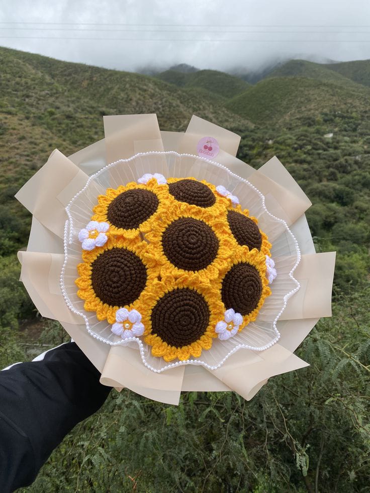 Ramo de girasoles tejidos