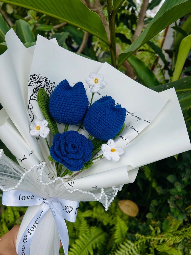 Ramo de rosas azules