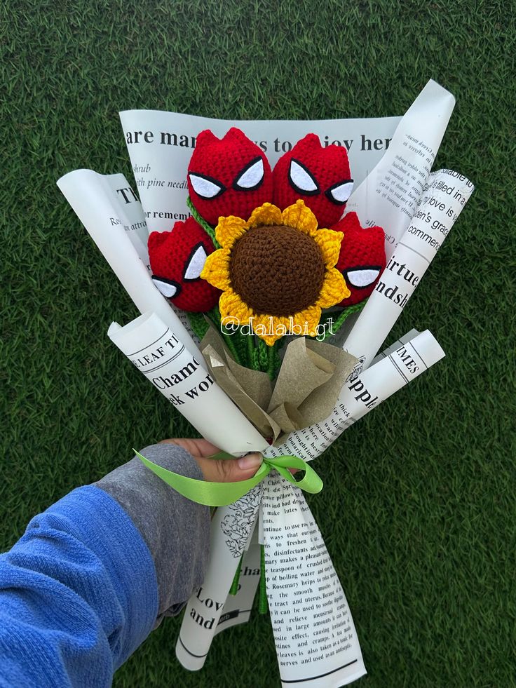 Ramo de flores rojas y girasol