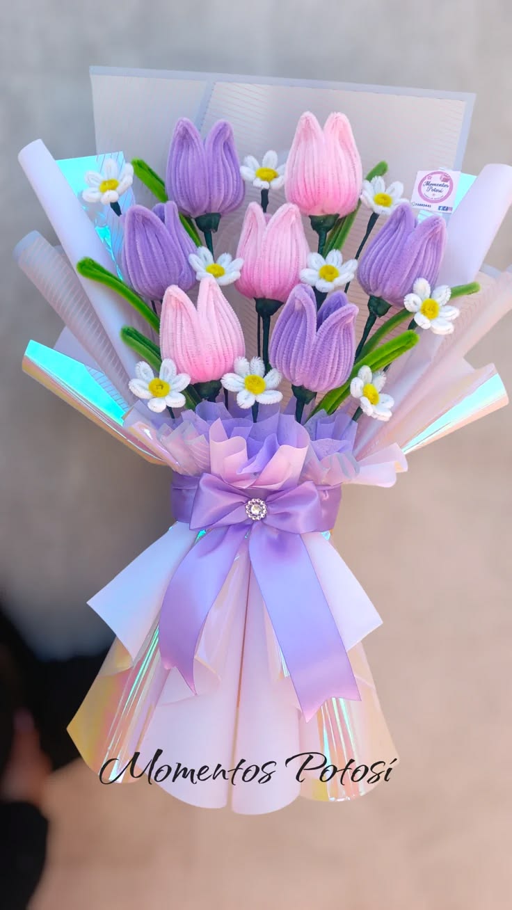 Ramo pastel de tulipanes lilas y rosados